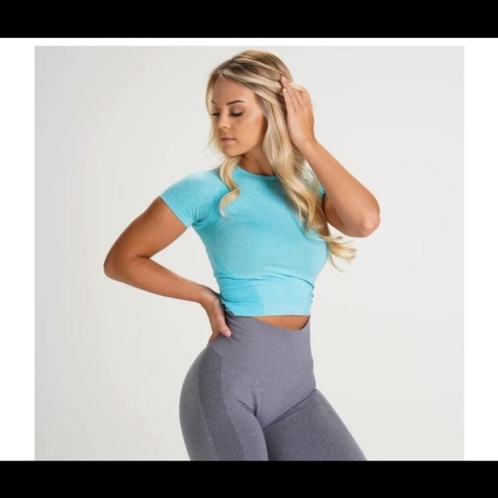 NVGTN Cyan seamless top